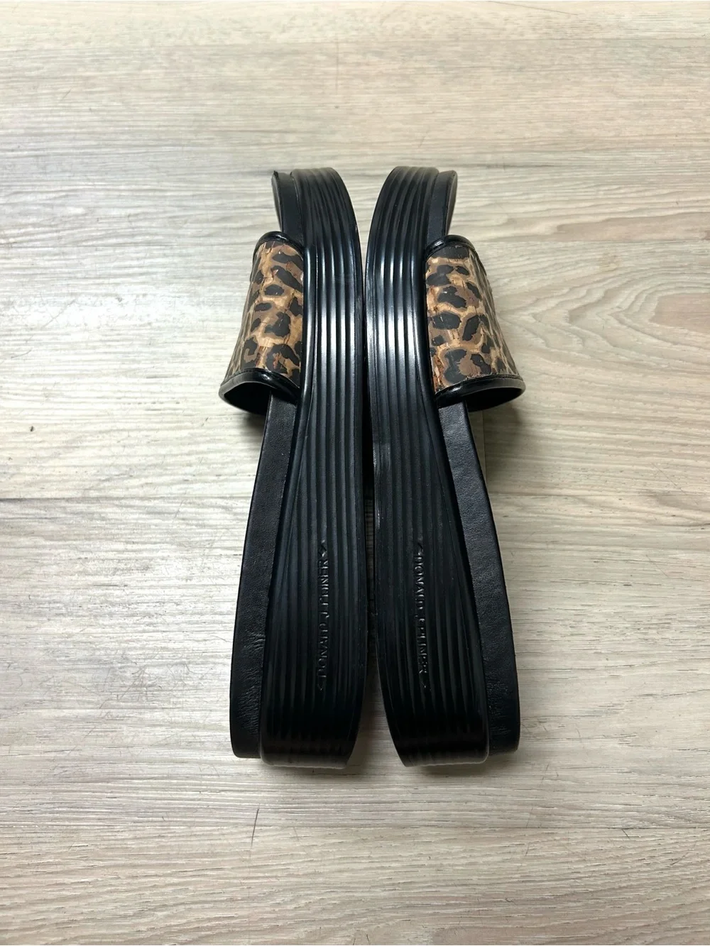 Donald Pliner Leopard Sandals Women's Fiji Sz 9.5M Leather Slip On Wedge Comfort